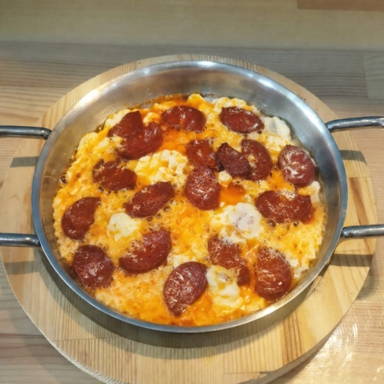 Sucuklu Yumurta